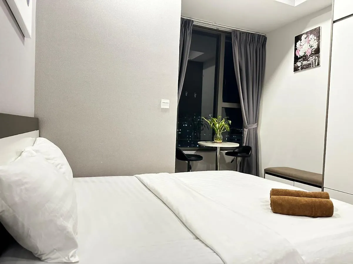 Your Homes River Gate Premium Ho Chi Minh City 4*,