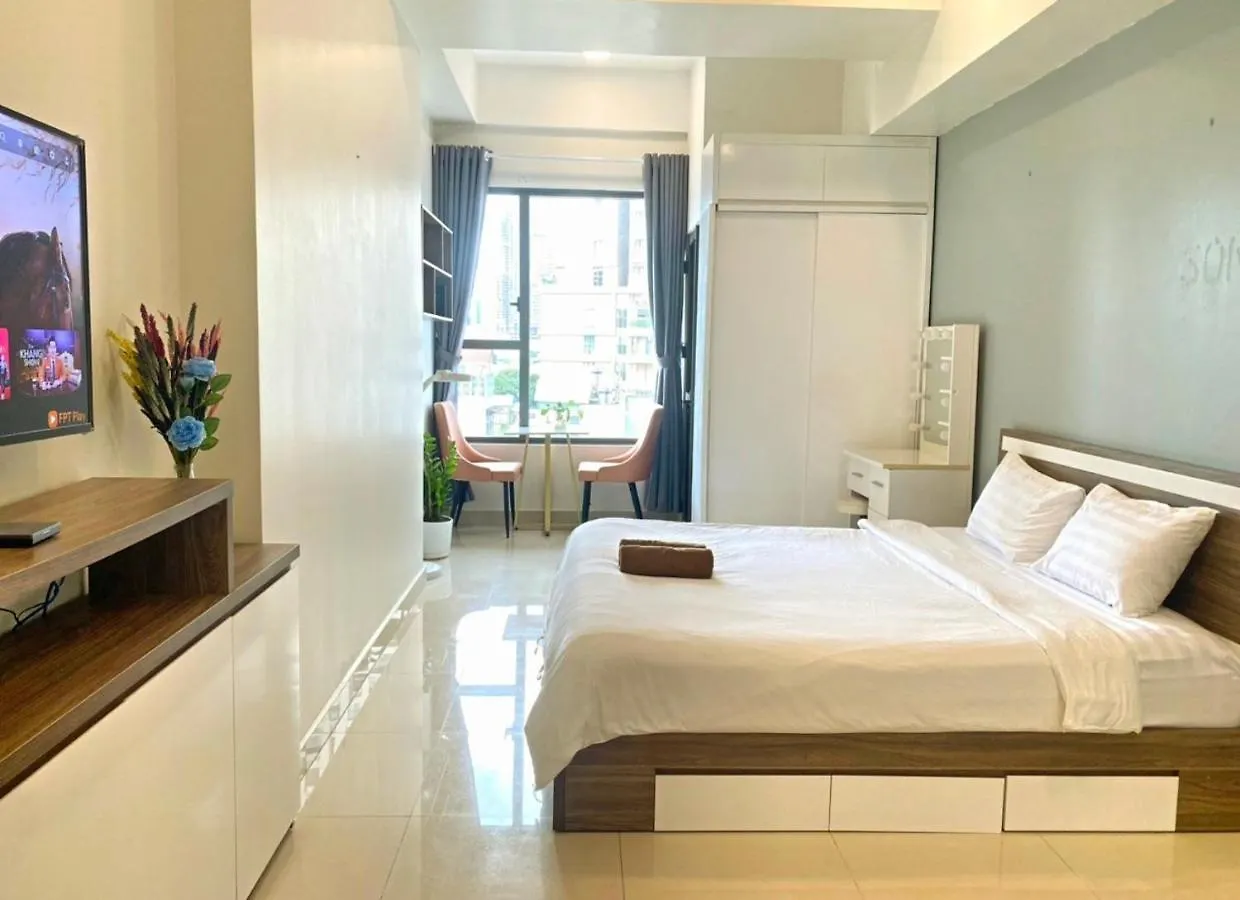 Отель Your Homes River Gate Premium Хошимин