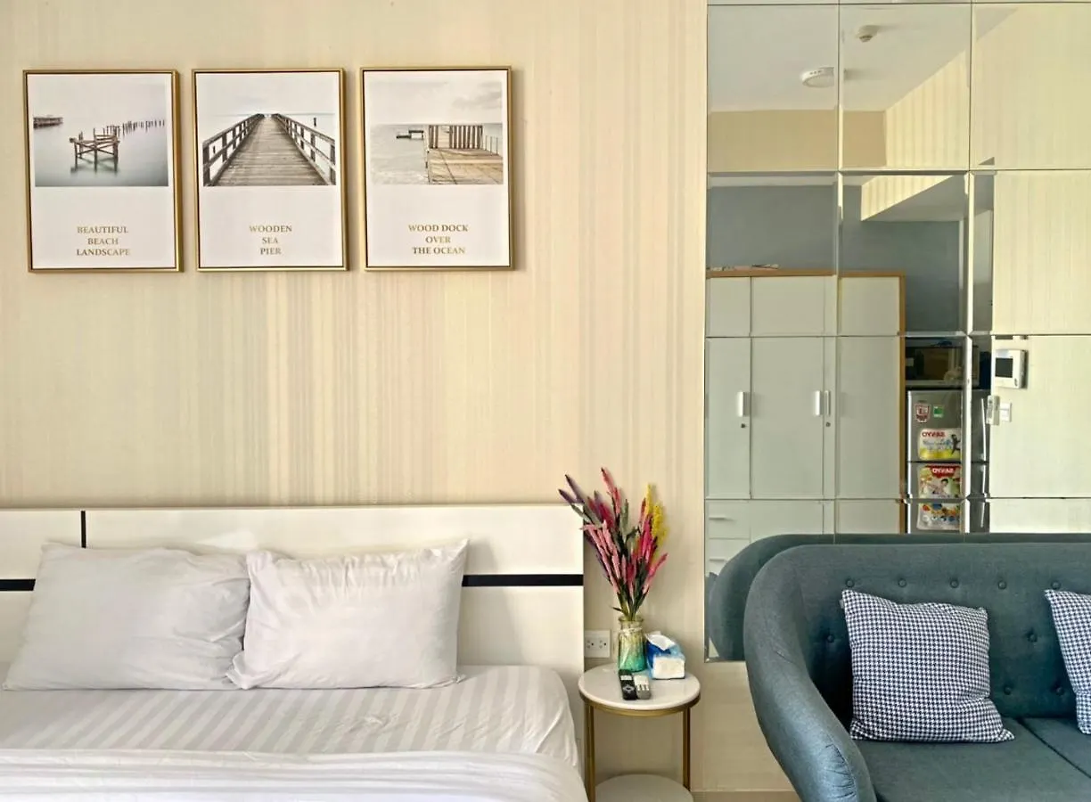 Your Homes River Gate Premium Хошимин 4*,